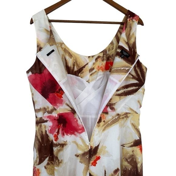 Talbots fit  & flare dress, sleeveless, scoop neck, stretch cotton, floral - Picture 11 of 16